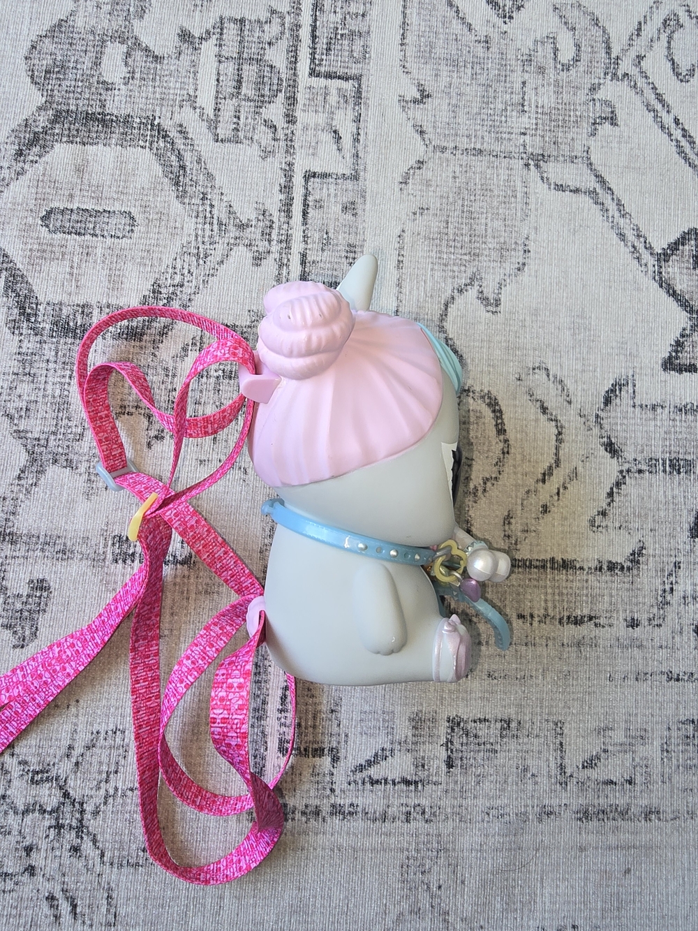 L.O.L. Surprise! Plush Pet Crossbody Bag in Gray, Blue, Pink, Yellow - Picture 6 of 8